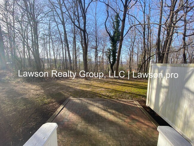 Foto del edificio - Beautiful, Spacious Crescent Home in Colon...