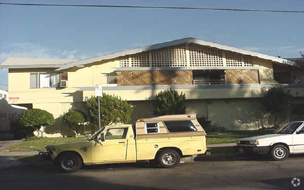 Foto del edificio - 7332 Variel Ave