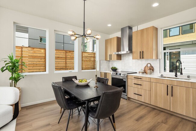 Foto del edificio - New Ballard Townhome