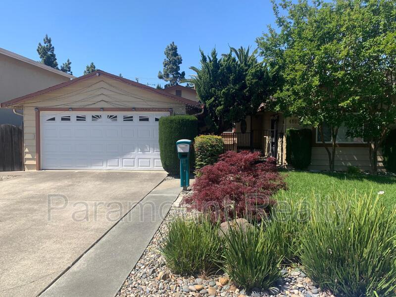 Primary Photo - 48015 Purpleleaf St