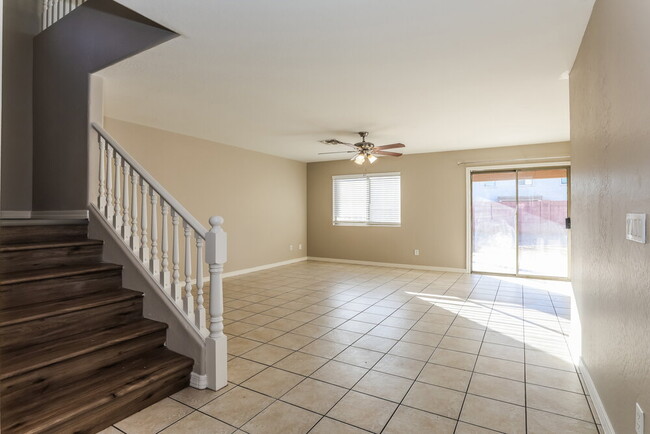 Foto del edificio - 3251 W Jessica Ln