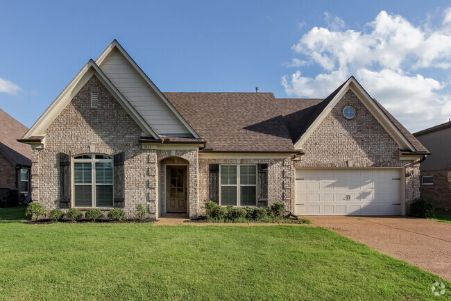 Building Photo - 3167 Pinetree Loop N