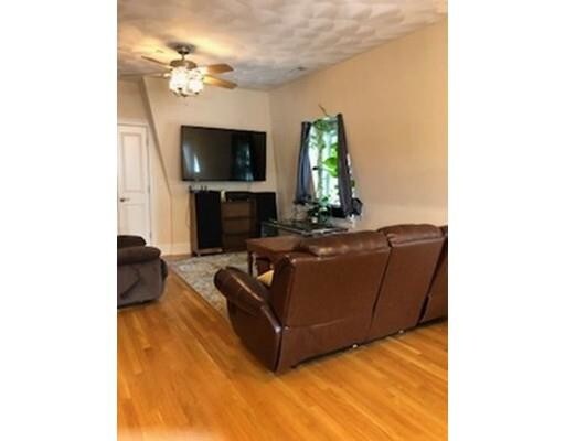 Foto del edificio - 8 Common St