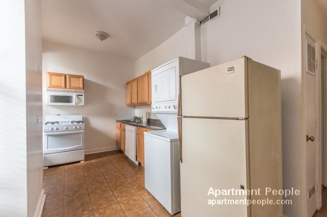 Foto del edificio - 3301 N Clark St