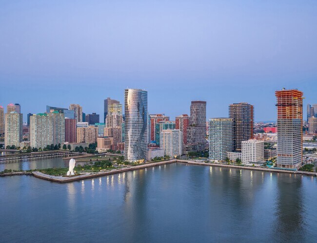 Waterfront living with the best of Jersey City right outside your door. - Newport Rentals