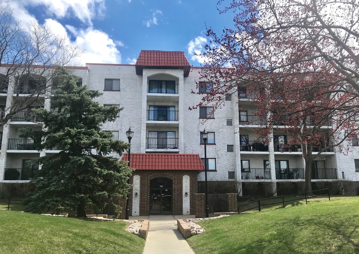 Primary Photo - 375 Plum Creek Dr