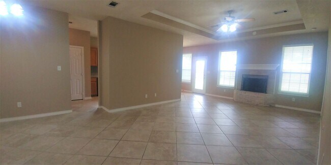 Building Photo - College Station - 3 bedroom - 2 bath - 2 c...