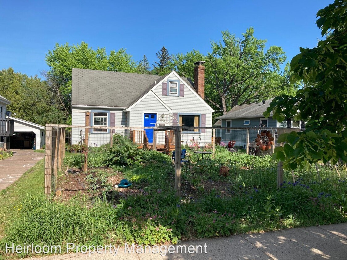 3 br, 1.5 bath House 1836 Wallace Ave House Rental in Duluth, MN