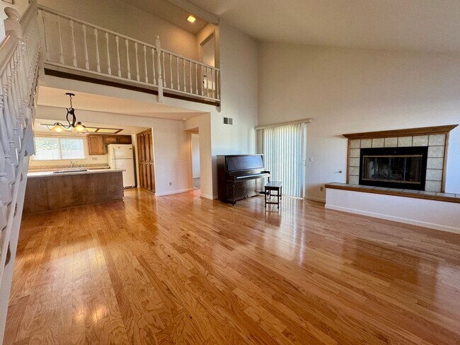Building Photo - 3-Bedroom House, 2-Car Garage, Fenced Yard...