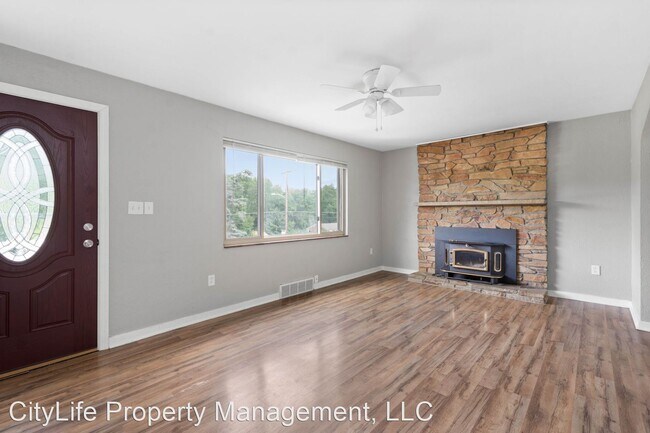 Building Photo - 4 br, 1 bath House - 5649 Library Road
