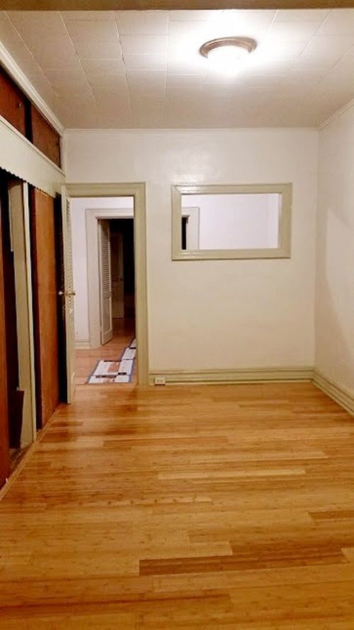 Foto del edificio - 60-65-65 Catalpa Ave