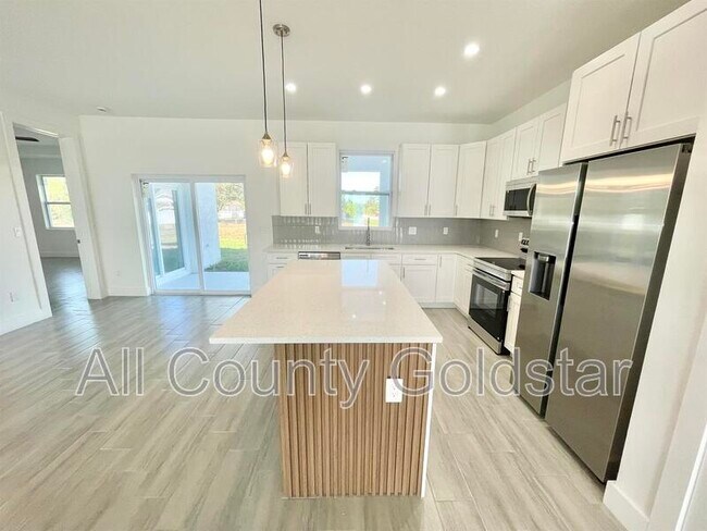 Foto del edificio - 4661 Fairlane Dr