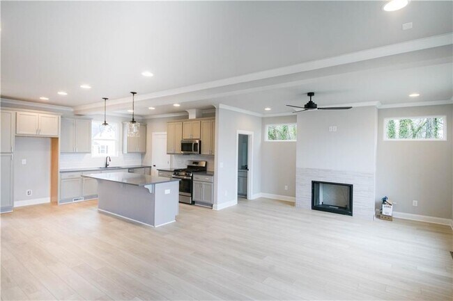 Foto del edificio - 1740 Bolton Rd NW