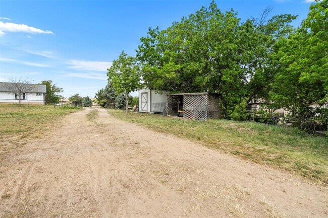 Foto del edificio - 33 Valley View Dr