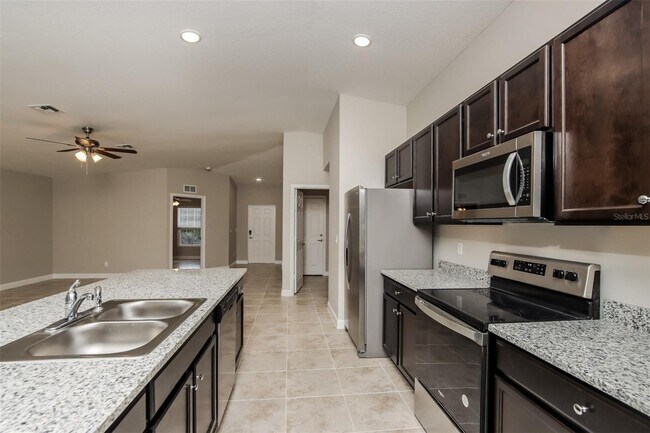Foto del edificio - 3241 Hall Rd SE