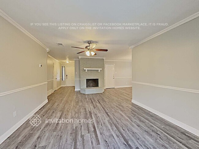 Foto del edificio - 6649 Parkwood Dr