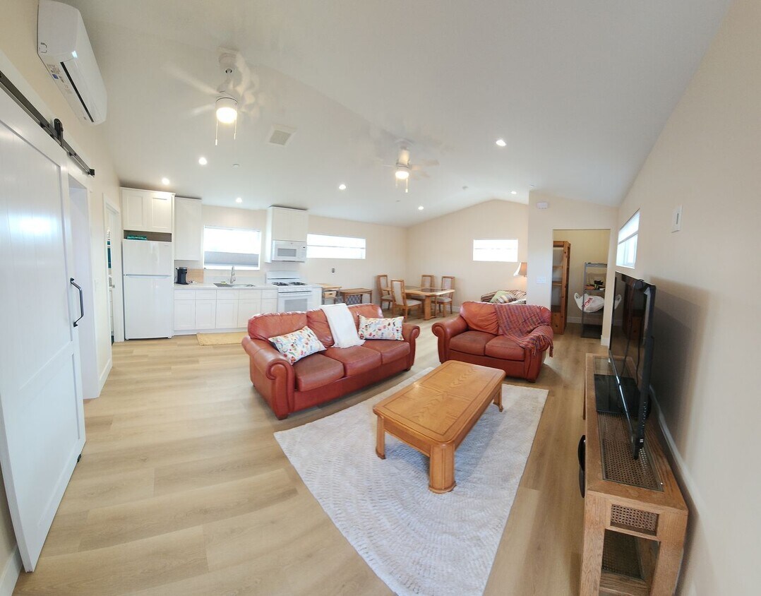 Foto principal - 1 Bed 1 bath Brand new home in Los Osos-Al...