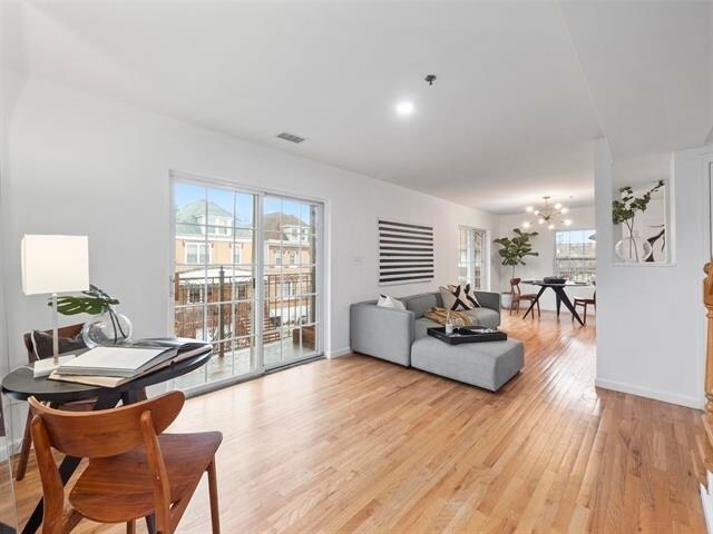 Foto del edificio - 5311 Fairview Terrace