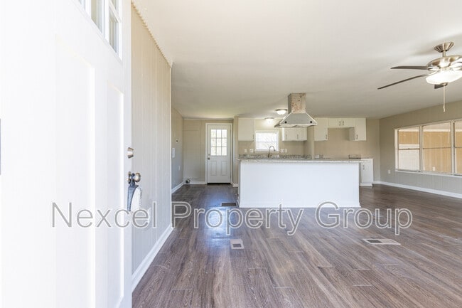 Photo - 7449 Malone Rd House