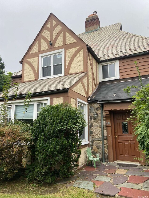 Primary Photo - 16 Polo Rd