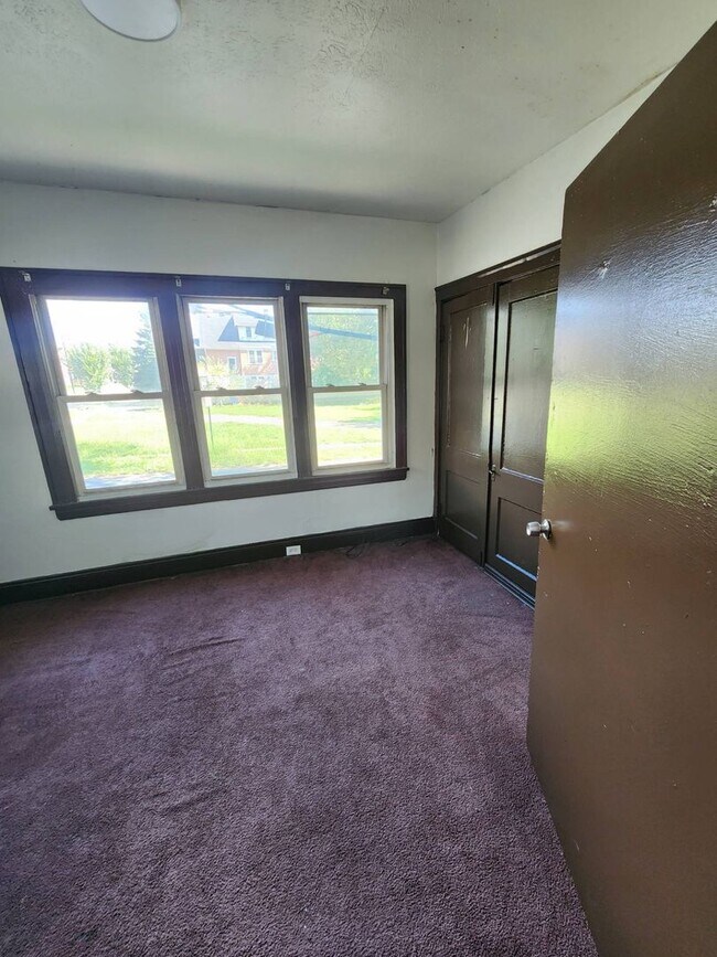 Foto del edificio - 974 Eddy Rd