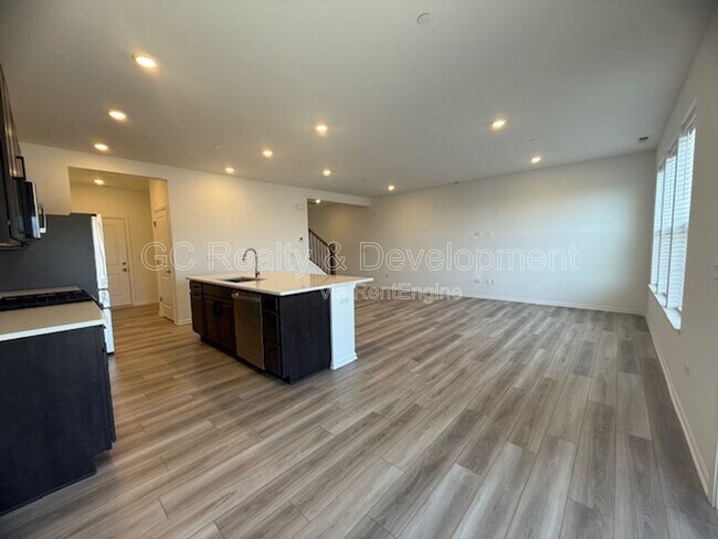 Building Photo - 1135 White Oak Cir