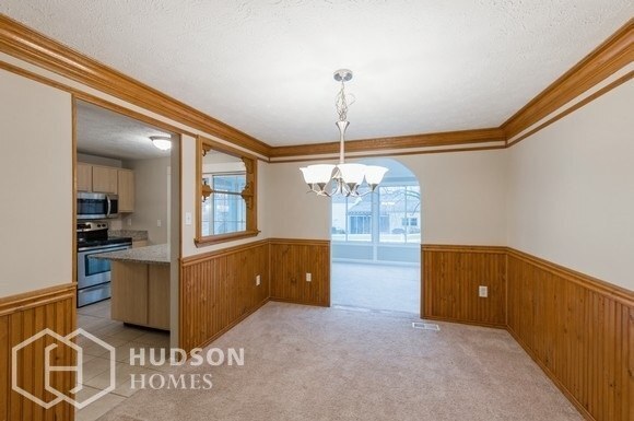 Building Photo - AVAILABLE NOW! -1814 ROCKYGLEN DR, FREDERI...