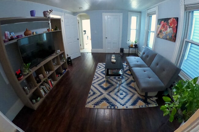 Building Photo - 603 Bennington St