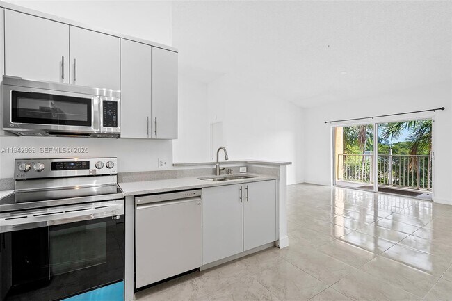 Building Photo - 6992 SW 39th St