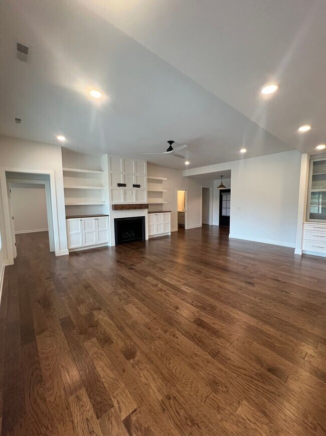 Foto del edificio - 3304 Wentworth Dr
