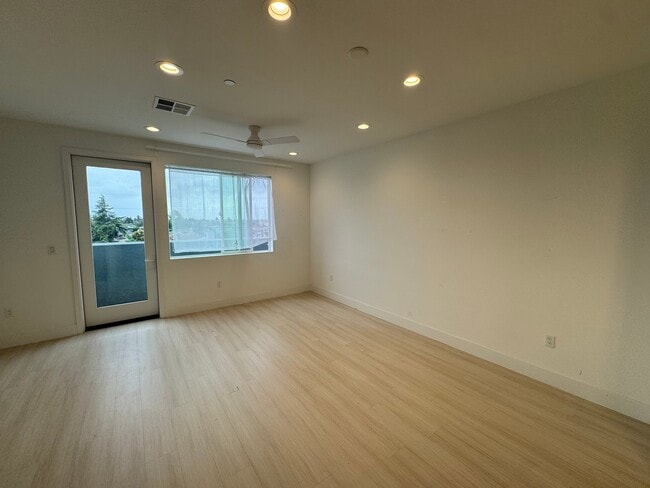 Building Photo - 9887 MacArthur Blvd