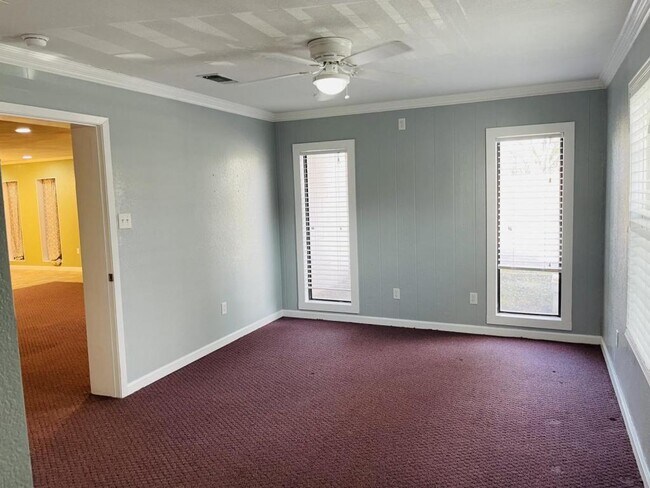 Foto del edificio - 306 N Davis St