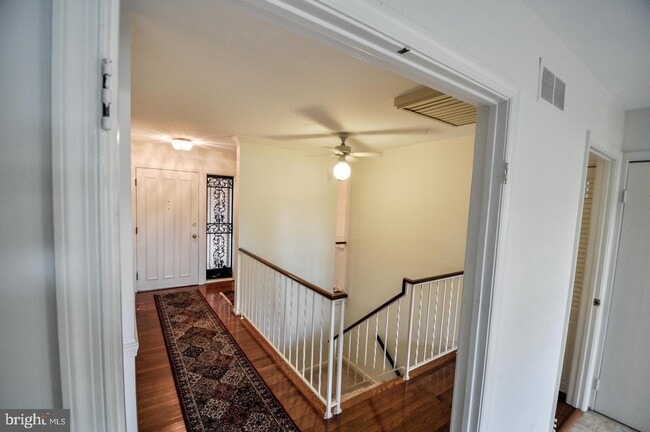 Building Photo - 2818 Oakton Manor Ct
