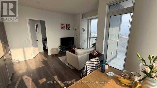 Building Photo - 225 Commerce St