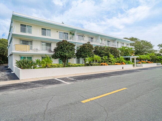 Foto del edificio - 855 Dahlia Ln