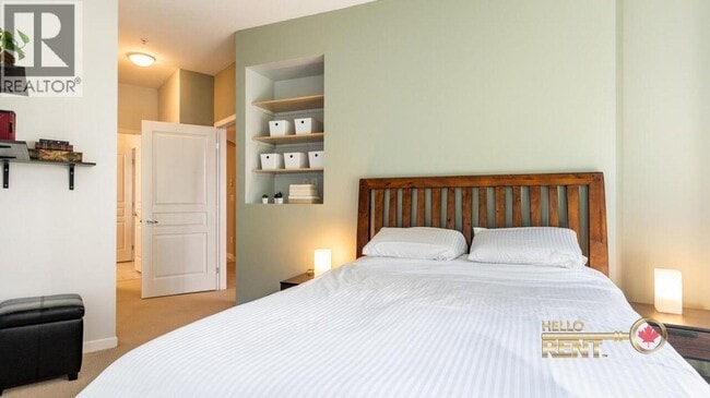 Building Photo - 5605 Hampton Pl