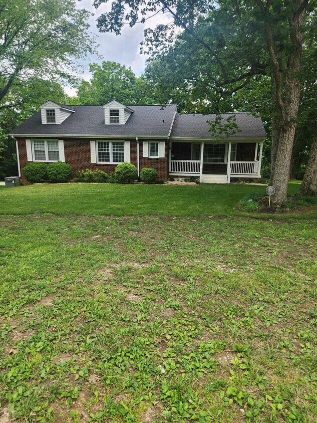 Primary Photo - 252 Liberty Ln