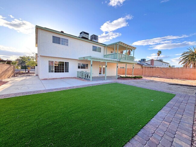 Foto del edificio - 4 Bedroom Home located Near Alta and the 95 Freeway in Mature Neighborhood with no HOA. HOME HAS ...