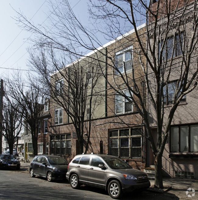 Building Photo - 718-722 S 7th St