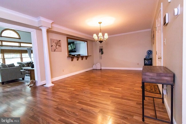 Building Photo - 305 Cherokee Dr