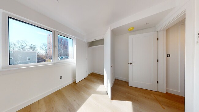 Foto del edificio - 2840 Washington St