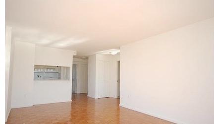 Building Photo - 350 W 43rd St