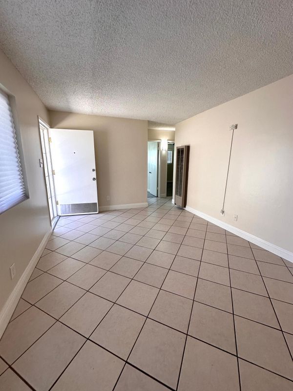 Building Photo - 6543 Hannon St