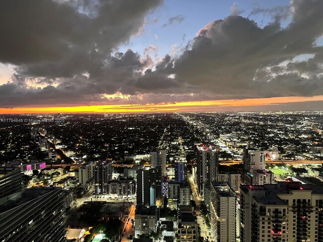 Building Photo - 1000 Brickell Plaza