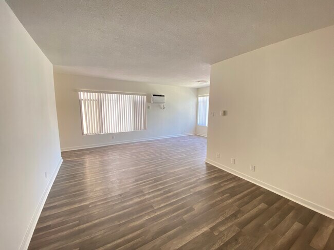 Building Photo - 321 S Hamel Rd