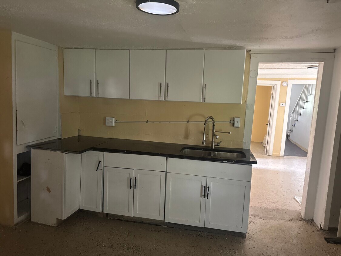 Cocina - 143 York St