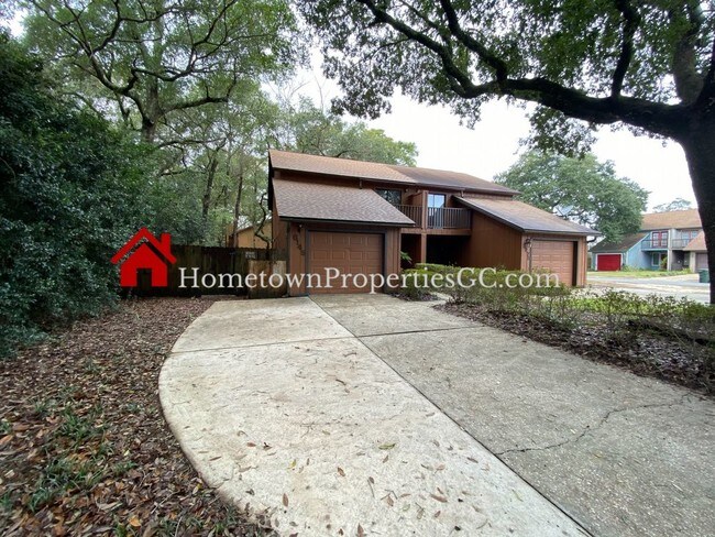 Building Photo - 3 Bedroom Townhouse in NorthEast Pensacola