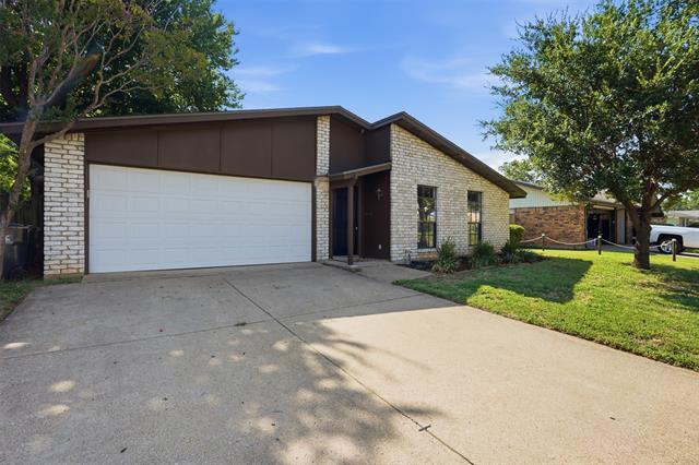 Foto del edificio - 2711 Treeview Dr