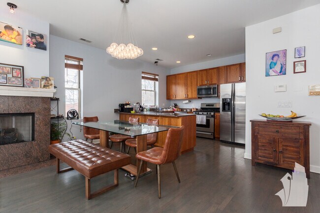 Foto del edificio - 3355 N Hamilton Ave