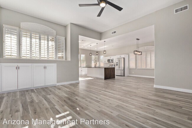 Foto del edificio - 3 br, 2 bath House - 22215 N 49th St